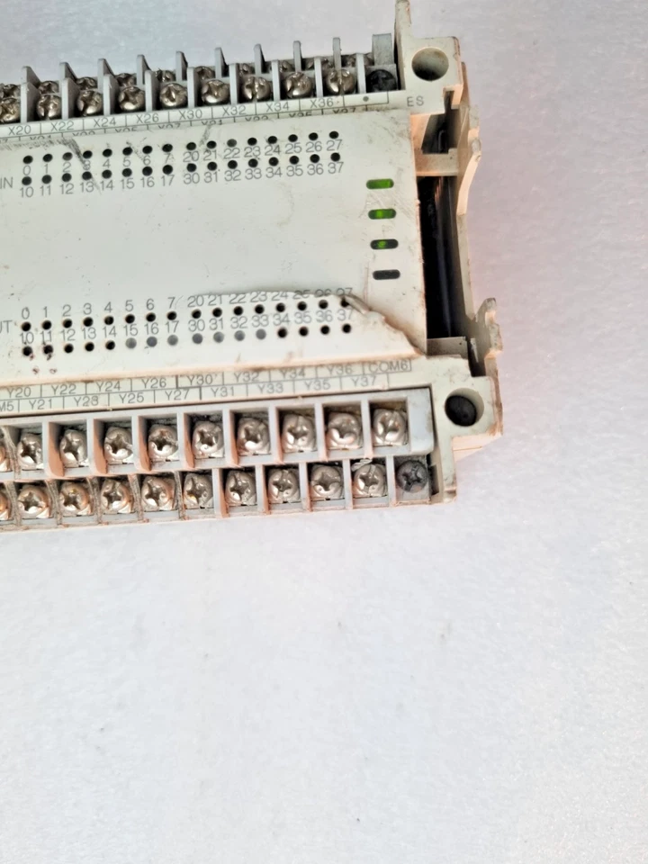 MITSUBISHI FX2N-64MR-ES/UL PROGRAMMABLE CONTROLLER 100-240VAC(Damaged | PowerOn)